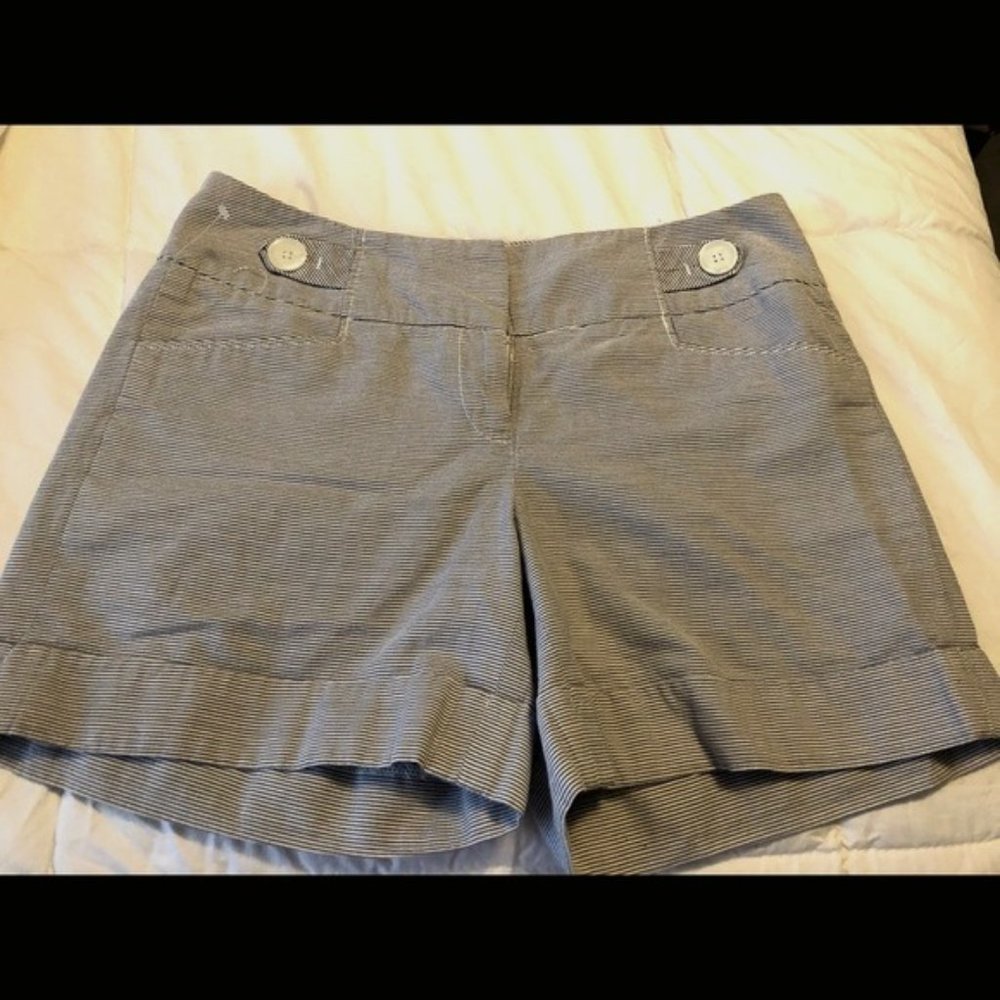 3 for $25🛍 The Limited Cassidy Size 2 Shorts